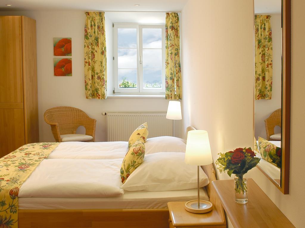 Landgasthof Und Hotel Weisser Lowe Eckental Oda fotoğraf